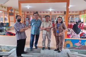 bro. Valentinus Sunaryo and friends