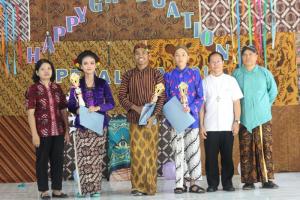 Bro. Yohanes Sumardi and his student...